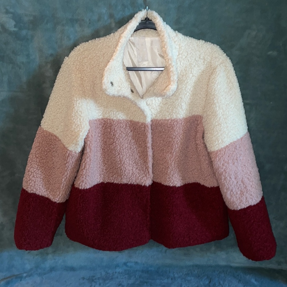 Sadie & Sage Woman’s coat.  Size Medium. - Picture 2 of 6